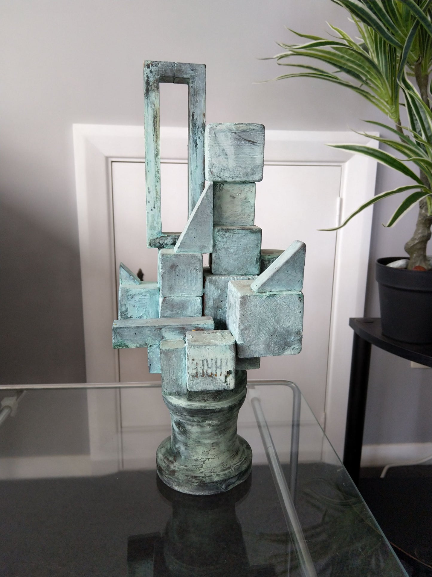 Wooden Objets trouvés sculpture. 2020.